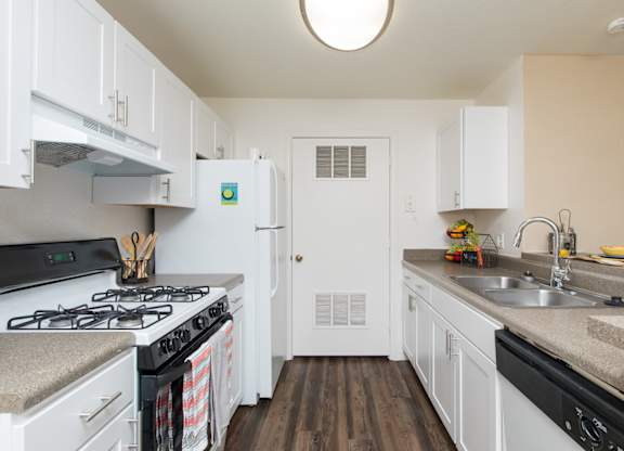 Fully Equipped Kitchen With Modern Appliances at Sunrise Pointe, Port Orange, Florida
