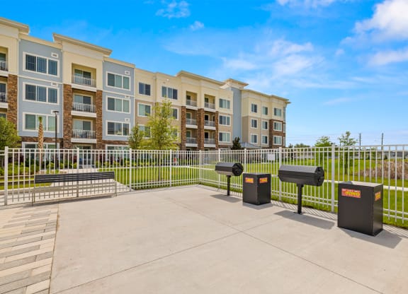 grill area at Osprey Park 62+ Apartments, Kissimmee, 34758