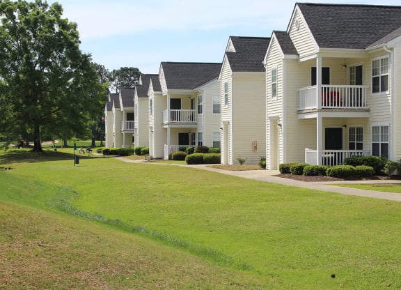 Exterior of Flintlake Apartments in Myrtle Beach SC
