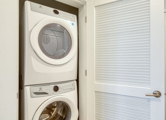 Laundry_at Richmond Apartments