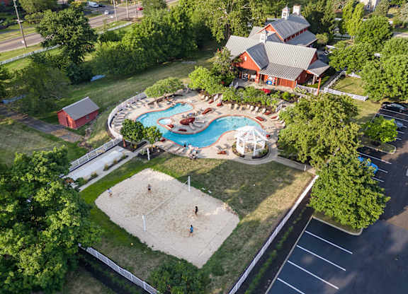 Aerial Pool View at Arlington Park, Hilliard