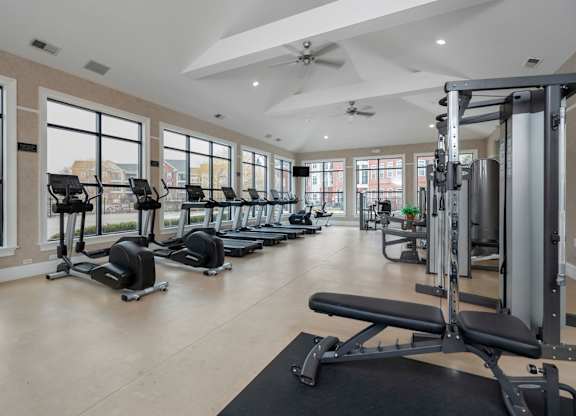 A spacious gym at Arlington Park, Hilliard Ohio