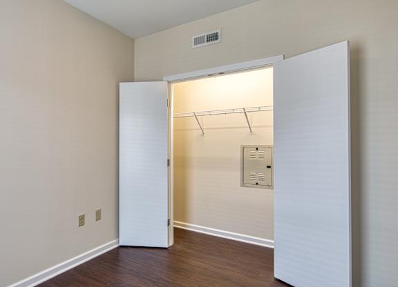 1 bed 1 bath Gramercy Row Apartment Homes