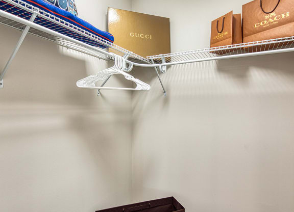 Bedroom_Closet_Model_Deco_At_CNB_Apartments