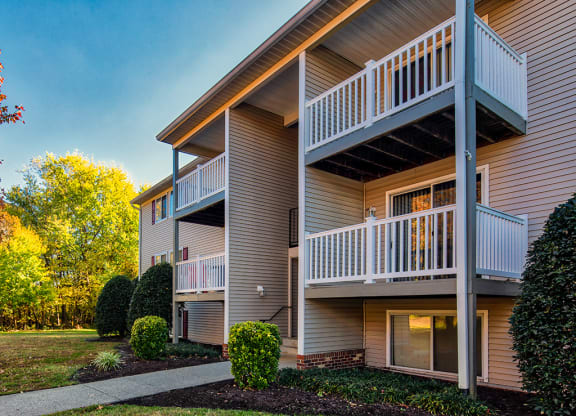 Lake Ridge Square Apartments Balcony