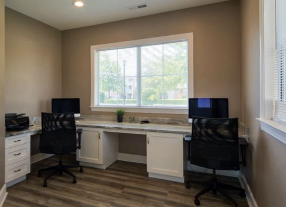 The Crossings at Red Mill Business Center