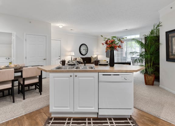 the preserve at ballantyne commons community kitchen and dining area at The Charleston, Columbus, Ohio
