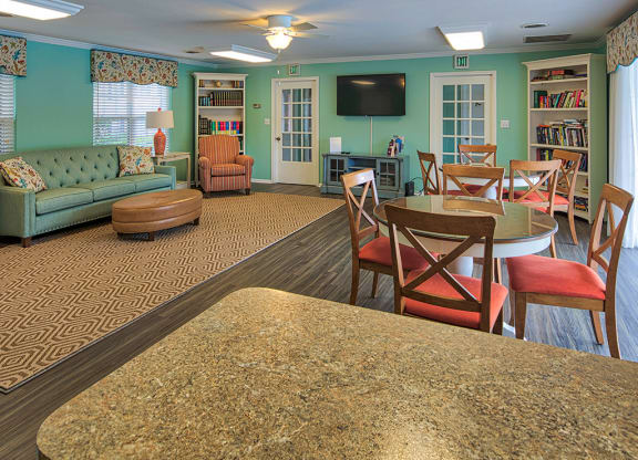 Haygood Halls Apartments in Virginia Beach Clubroom 2