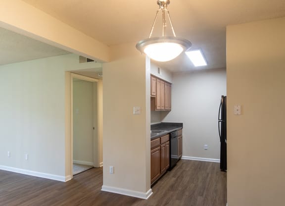 Living area in Lakeridge Square Apartments in Ashland VA