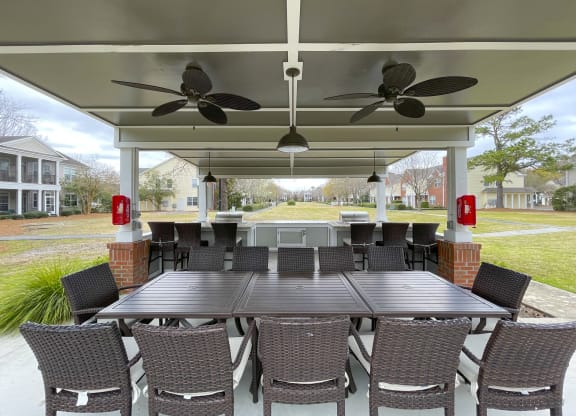 outdoor kitchen at Barclay Place Apartments, North Carolina