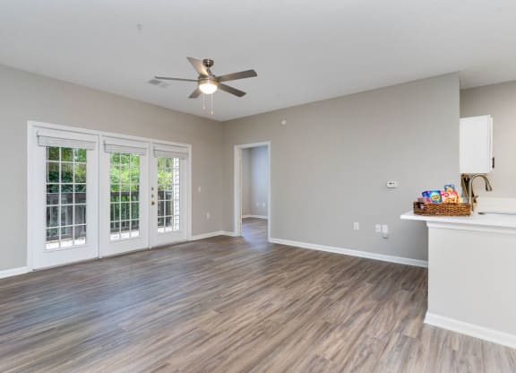 Living area Mill Creek