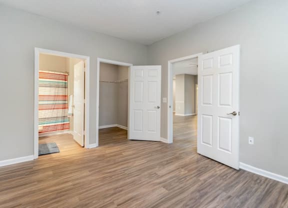 Bedroom Mill Creek