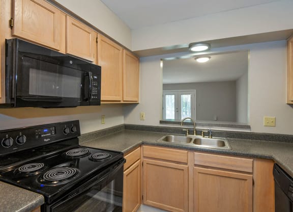 Fairgate-Apartments-Raleigh-NC-Kitchen-1