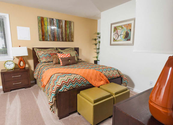Four-Seasons-Yorktown Bedroom