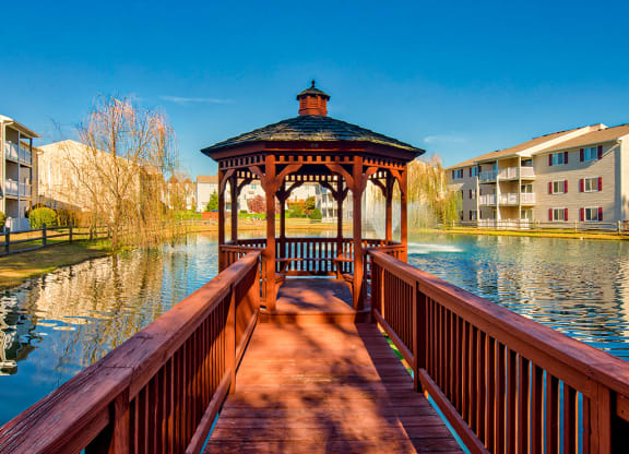 Lake Ridge Square Apartments Gazebo