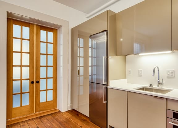 Kitchen in The Edgar at Linden Row in Richmond Va