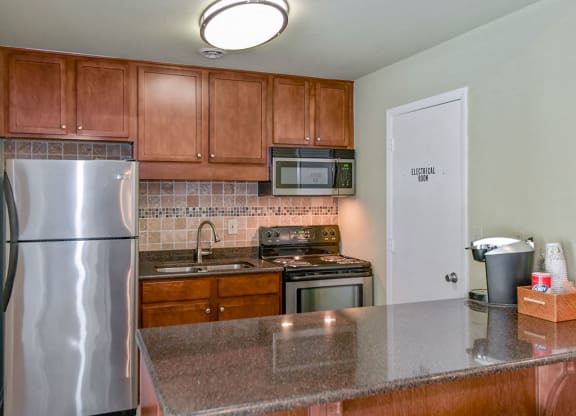 Green-Meadows-Apartements-Raleigh-NC-Clubhouse-Kitchen