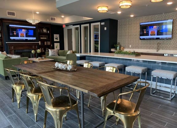 Seating  at Lumina Apartments in New Orleans