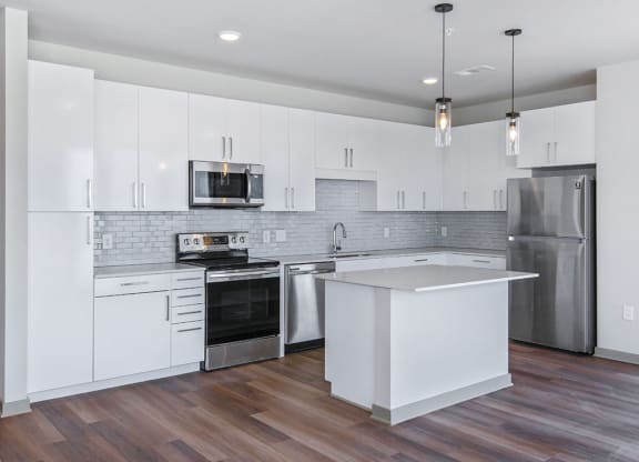 Kitchen Pier 33 at Pier 33 Apartments, Wilmington, NC, 28401