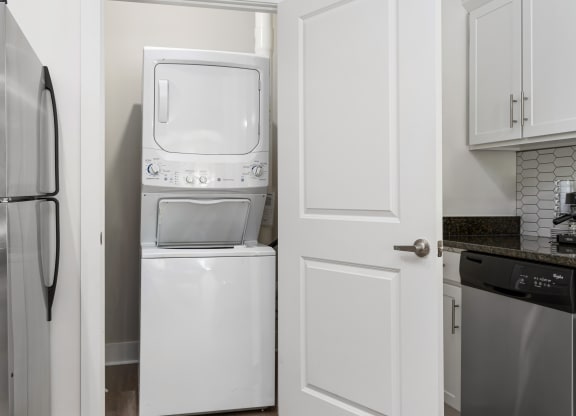 Laundry Room at Strathmoor Apartments , Dublin, Ohio