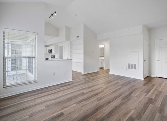 Living Area at The Farms Apartments in Ohio, 43221