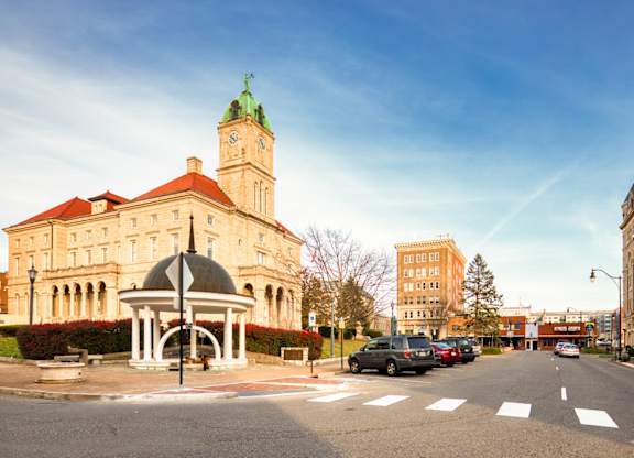 Street view of vibrant neighborhood at The Mark, Harrisonburg