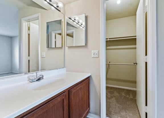 Bath at Chimney Top Apartments in Antioch TN