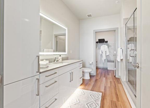 Bath 2 at Pier 33 Apartments in Wilmington NC at Pier 33 Apartments, Wilmington, North Carolina