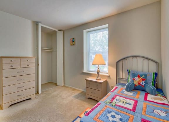 Stratford Hills Apartments Guest Room