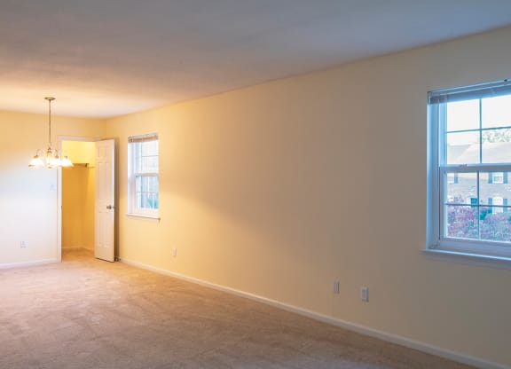 Old Donation Apartments in Virginia Beach living room