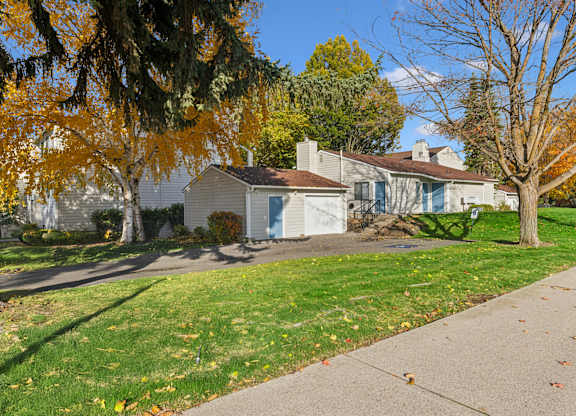 Lawn area surrounding the house at Peaks on Pines, Washington, 99216