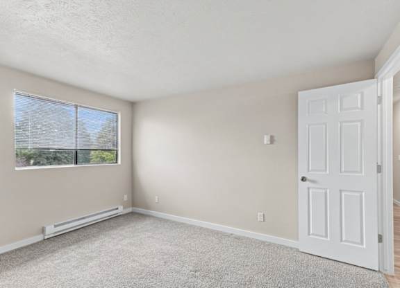 Room with Window at Peaks on Pines, Spokane Valley, Washington