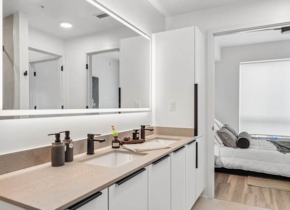 Dimmable LED frontlit & backlit anti-fog bathroom mirrors