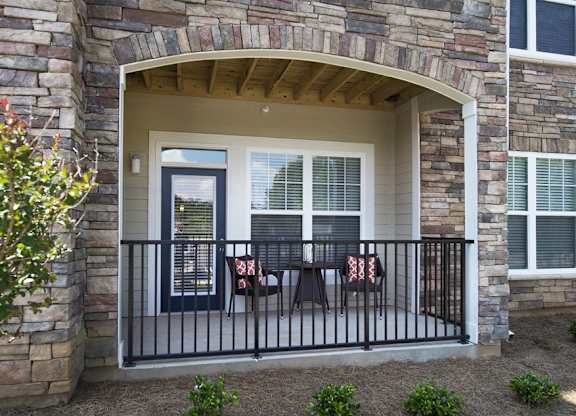 Patio/balcony with storage