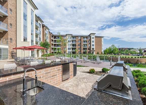 Outdoor grill and entertaining space