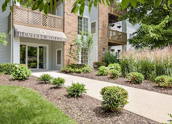 Hunters Hollow Apartments leasing office