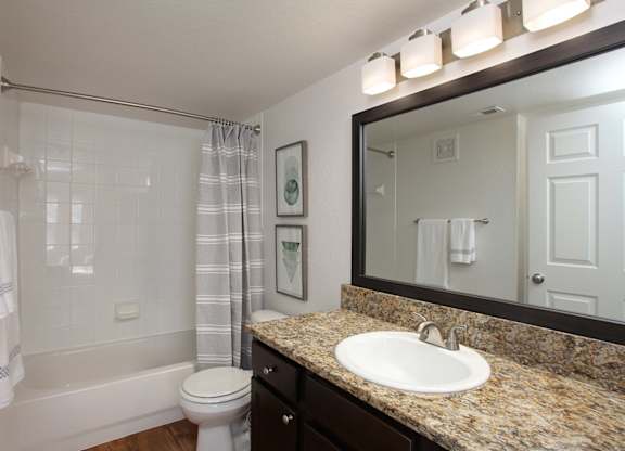 Bathroom with bathtub (Signature Series)