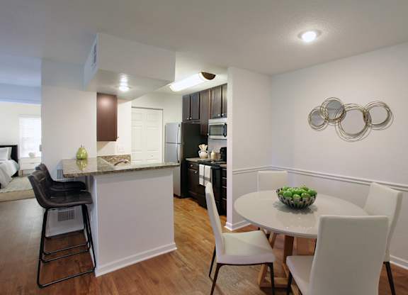 Kitchens with granite countertops and stainless steel appliances (Signature Series)