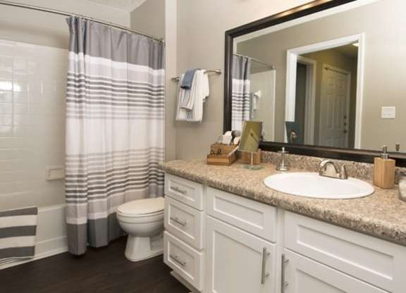 Large bathrooms (Classic)