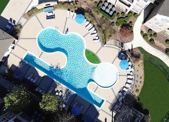 Pool with swim lane