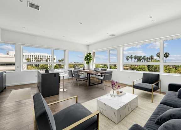 Common room at 701 Hudson, Los Angeles, CA