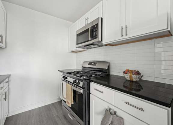 Fully Equipped Kitchen at Ashlawn at Southern Towers, Alexandria, VA