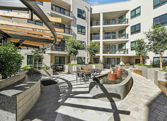 Picnic area at Bayview Apartments, Emeryville, CA