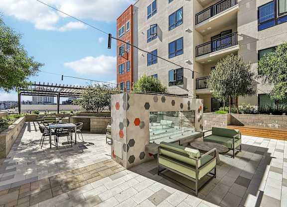Outdoor patio at Bayview Apartments, Emeryville, 94608