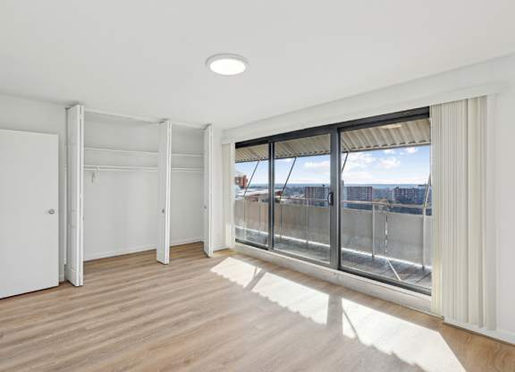 Expansive Windows at Stratford at Southern Towers, Alexandria, VA, 22311