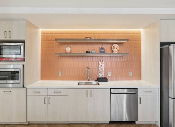 Kitchen Appliances at Stratford at Southern Towers, Alexandria, VA