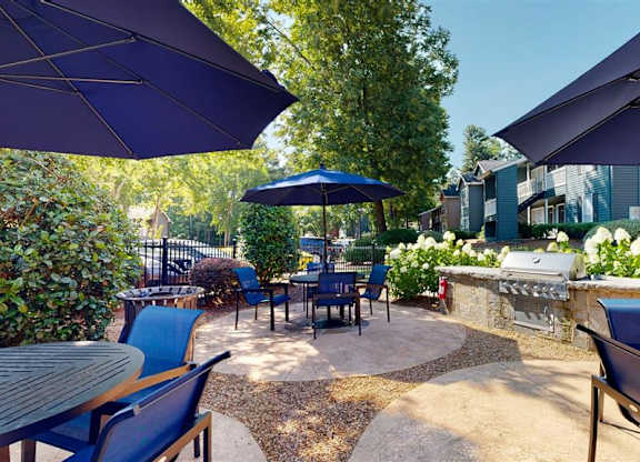 Grill And Patio at Breckinridge Vue, Duluth, 30096