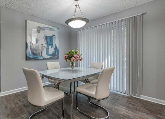 Dining Room at Vue on Medlock, Peachtree Corners, GA, 30092