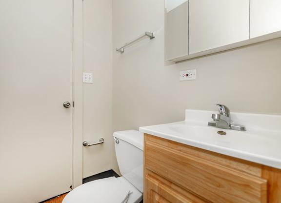 Bathroom at Sheridan Park, Chicago, 60640