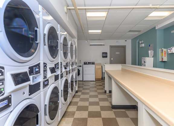 Bright Laundry Room at Sheridan Park, Illinois
